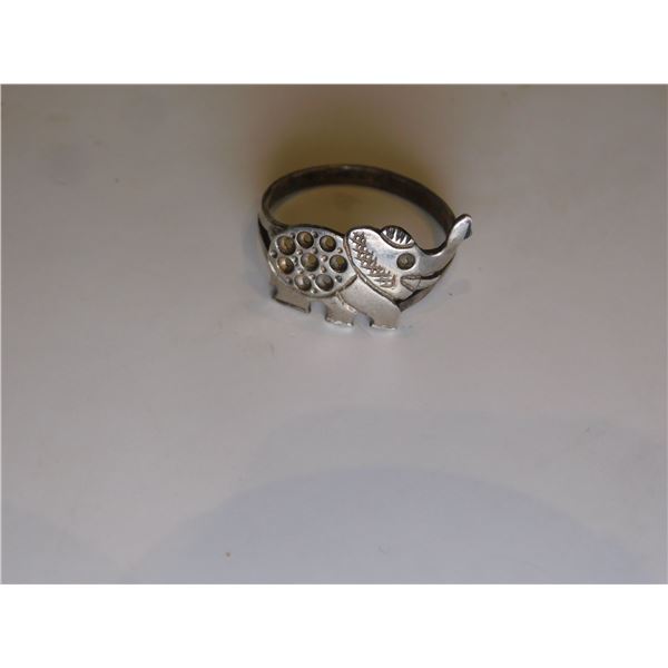 SIZE 8 STERLING ELEPHANT RING
