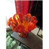 Image 5 : L.E. SMITH AMBERINA ORANGE/YELLOW GLASS PEDESTAL BOWL
