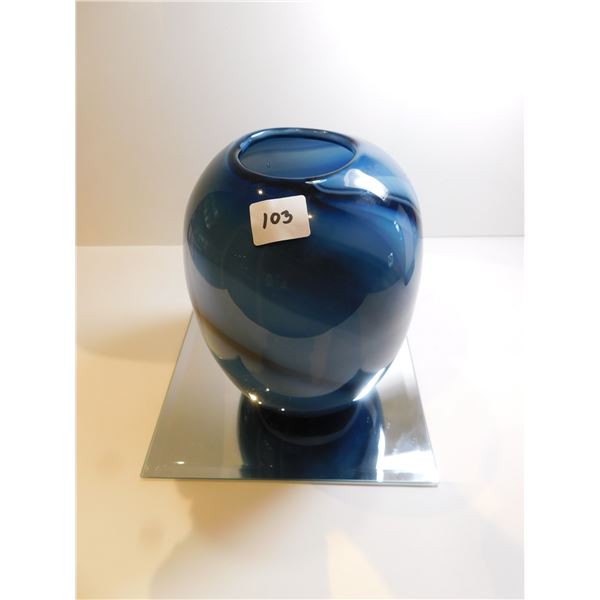 BLUE SWIRL ART GLASS VASE 7’ TALL