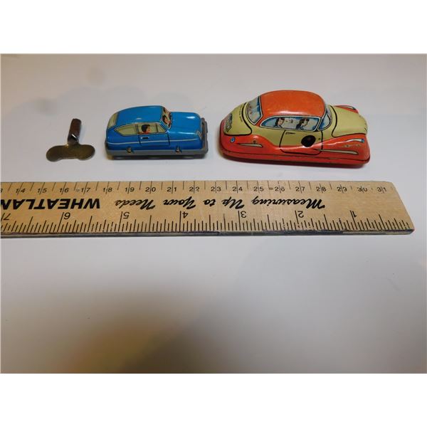 VINTAGE TIN CARS WITH ONE KEY
