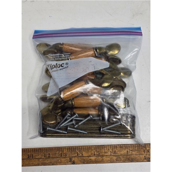 13 cabinet handles with screws