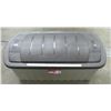 Image 1 : 283: Large, covered Rubbermaid plastic bin