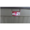 Image 2 : 283: Large, covered Rubbermaid plastic bin