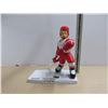 Image 2 : Big Shot Hockey Player Figure