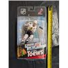 Image 3 : NHL McFarlane Series 24 Jonathan Toews  Hockey Figure