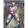 Image 2 : NHL McFarlane's Sport Pick Series 2 Eric Lindros Hockey Figure