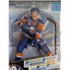 Image 2 : NHL McFarlane's Series 24 John Travares Hockey Figure