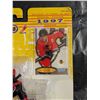 Image 3 : Chris Chelios Starting line Up Card Plus Figure