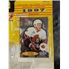 Image 3 : Daniel Alfredsson Starting line Up Card Plus Figure