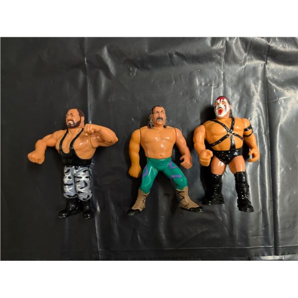 3 wrestling figures