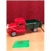 Image 3 : Red dump truck, wooden