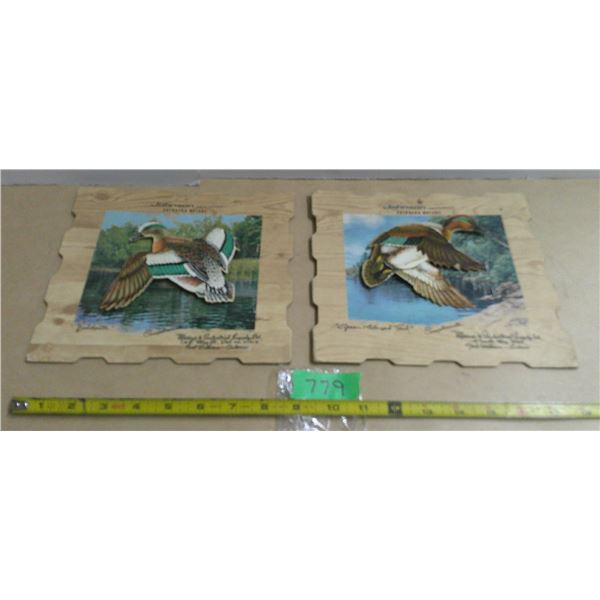 (2) vintage rare johnson sea horse out board motors advertising signs Fort William-Ontario