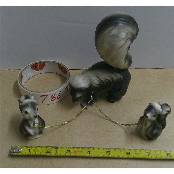 skunk w/ young on chain