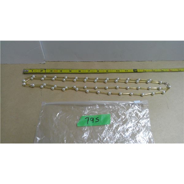 14" pearl related necklace design