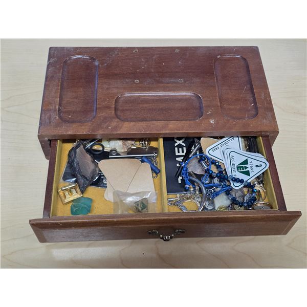 Jewelry box with contents and change