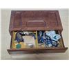 Image 1 : Jewelry box with contents and change