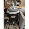 Image 1 : Jubilee Maple Merrick Anderson.CO Limited Winnipeg 45" Stove