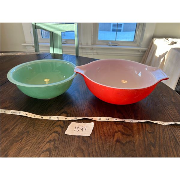Vintage Pyrex Bowls