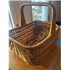 Image 2 : Wicker Baset