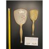 Image 1 : Vintage hand held vanity mirror/brush set