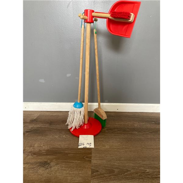 Melissa & Doug - cleaning play set