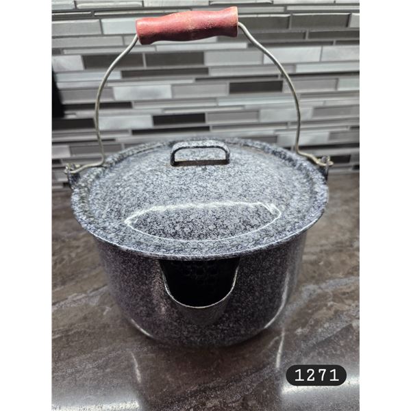 Vintage Granite Enamelware Speckle Grey, Blue, White Large Potato Pot.  Great Condition.