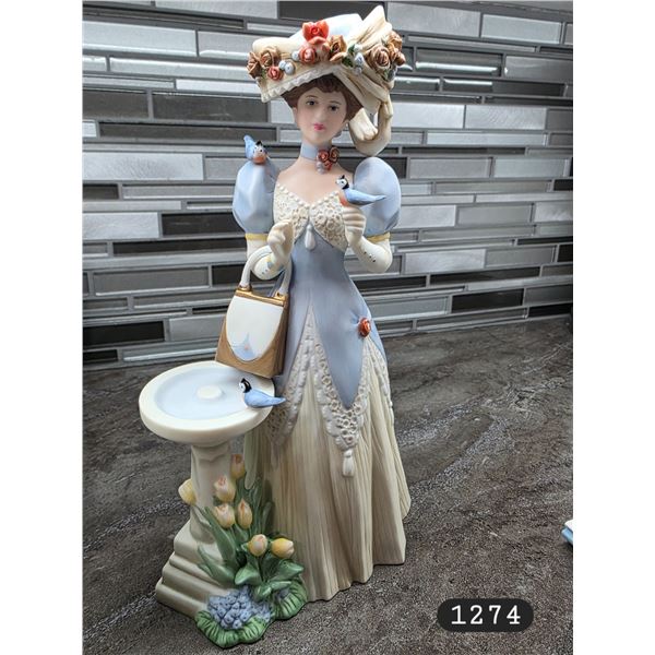 Avon Collection 10” Tall Figurine in Original Box.  1998-99 President’s Club Mrs. 