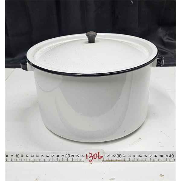 Vintage Enamelware Stock Pot