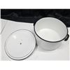 Image 3 : Vintage Enamelware Stock Pot