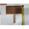 Image 2 : (2) Vintage Horse Brushes