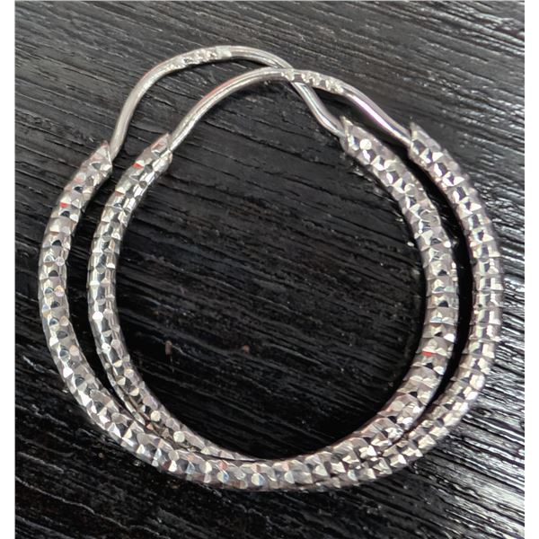 10K (0.67g) SMALL HOOP EARRING
