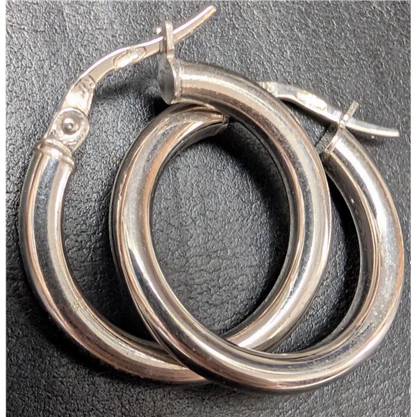 SILVER (2.74g) HOOP 20MM EARRING