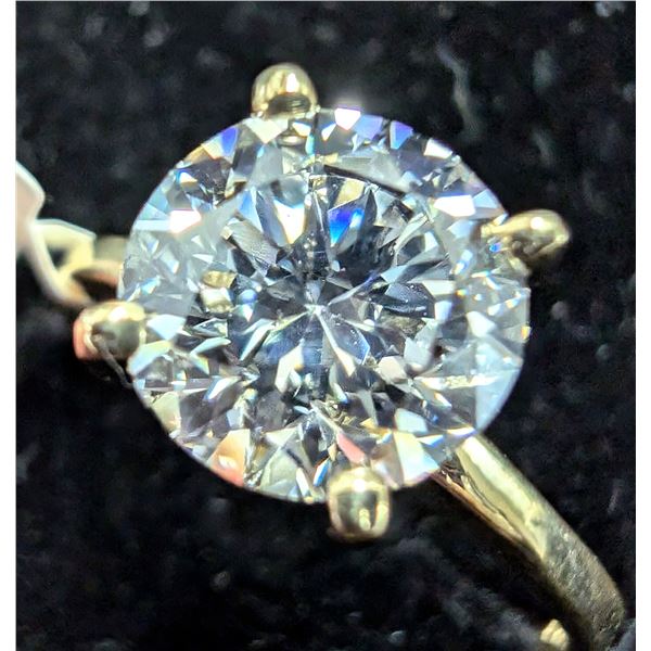 10K (1.98g) LAB DIAMOND (1.65ct) RING