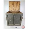 Image 4 : Large Wooden Shipping Crate (Dutch Tag)  ( Measures : 23-1/2"H x 19-3/4"W x 24"D)