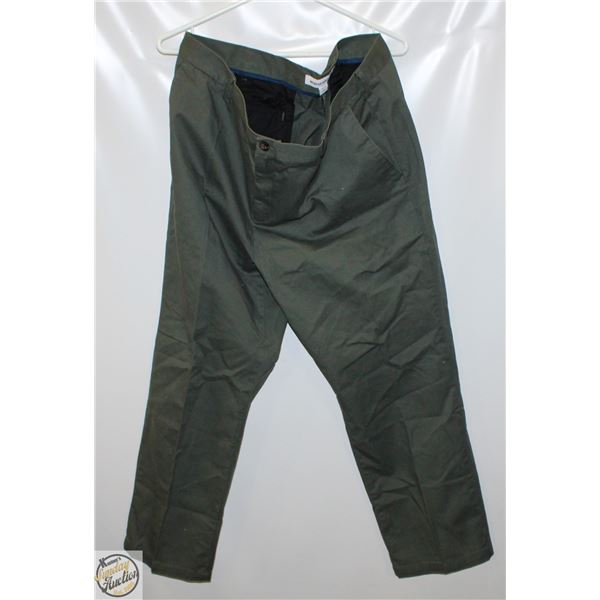AMAZON ESSENTIALS 40 X 29 DARK GREEN DRESS PANTS
