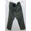 Image 1 : AMAZON ESSENTIALS 40 X 29 DARK GREEN DRESS PANTS