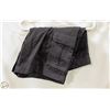 Image 1 : AMAZON ESSENTIALS 40W SHORTS