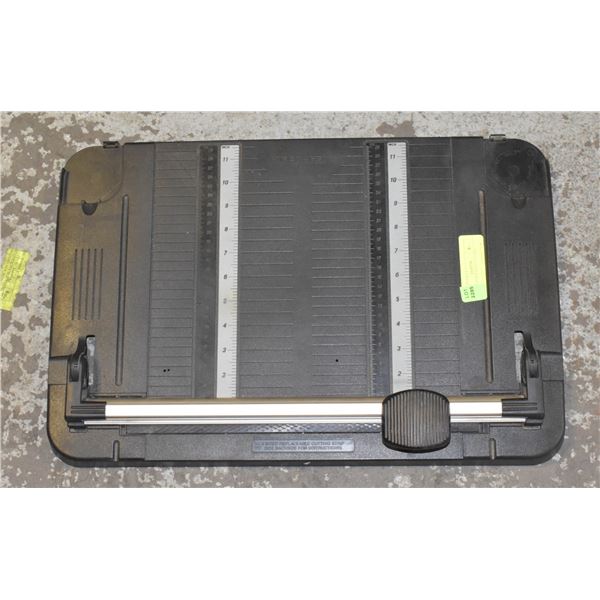 SUPERHERO PICTURE 24"X16"