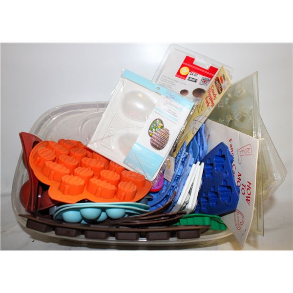 LARGE LOT OF VINTAGE(PLASTIC)AND NEW