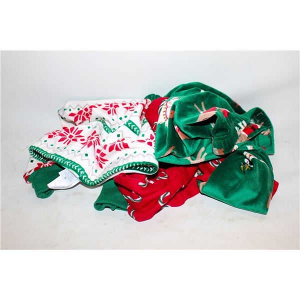 NEW CARTERS 6/6A BABY CHRISTMAS 2PC SET