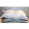Image 1 : 2PK BEAUTYREST FEATHER PILLOWS