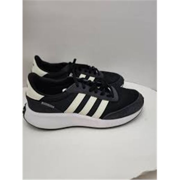 NEW ADIDAS WOMENS RUNNERS SIZE 6