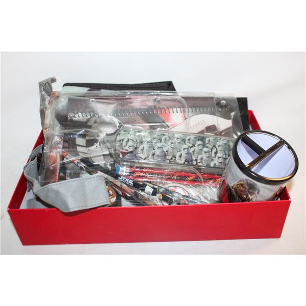 LOT OF STAR WARS COLLECTABLE OFFICE SUPPLIES
