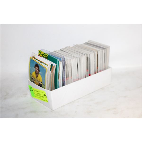 LOT OF VARIOUS 1990'S ERA BASEBALL  CARDS