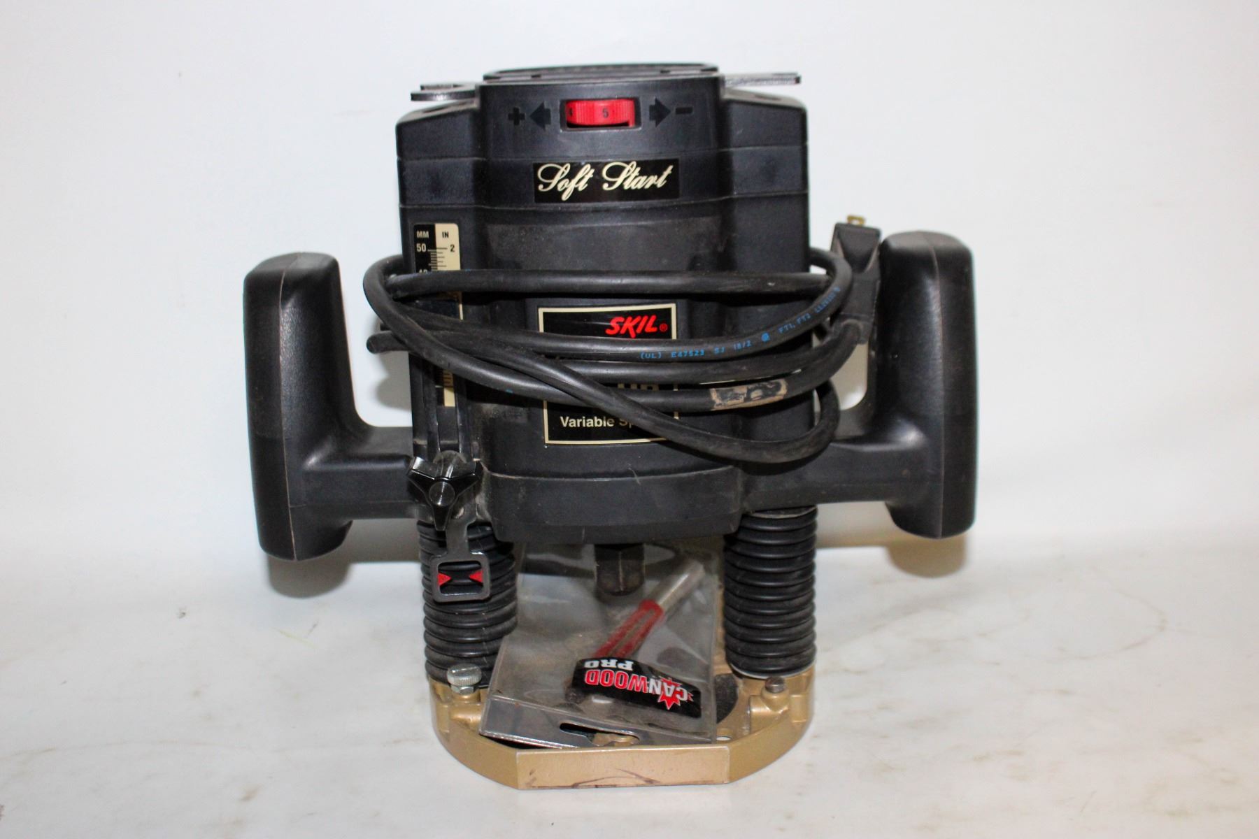 Skill Classic Router Guide SKILL CLASSIC 2HP ROUTER WITH MANUAL AND