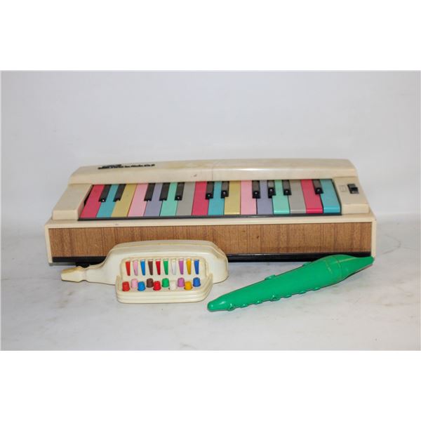 3 VINTAGE MUSICAL TOYS ALL WORK