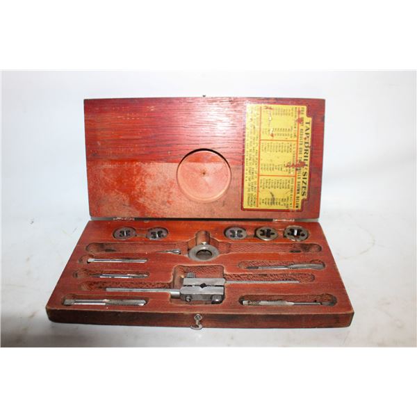 VINTAGE SET OF METRIC HAND TAPSIN CASE