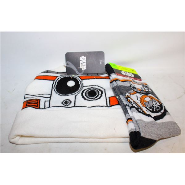 LOT OF STAR WARS BB-8 TOQUE AND SOCKS