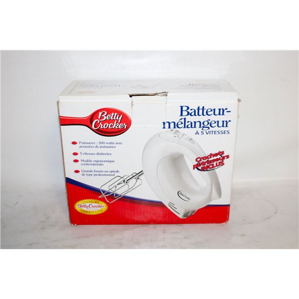 NEW IN BOX BETTY CROCKER HAND MIXER