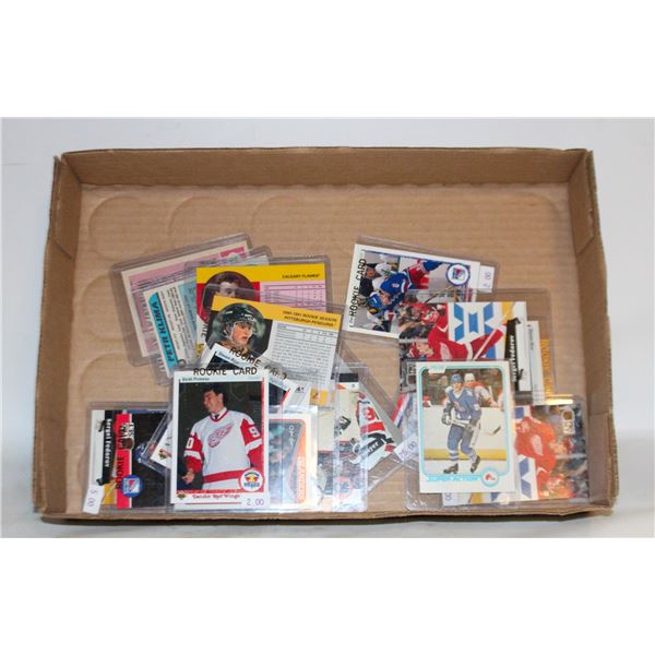 LOT OF 19 VINTAGE COLLECTABLE HOCKEY CARDS